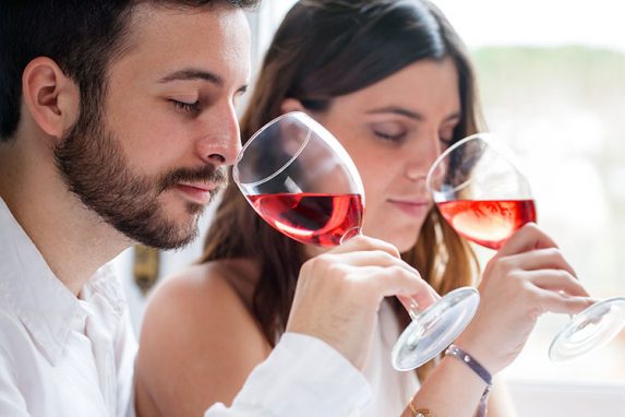 Differenza Tra Assaggiatore Di Vino E Sommelier